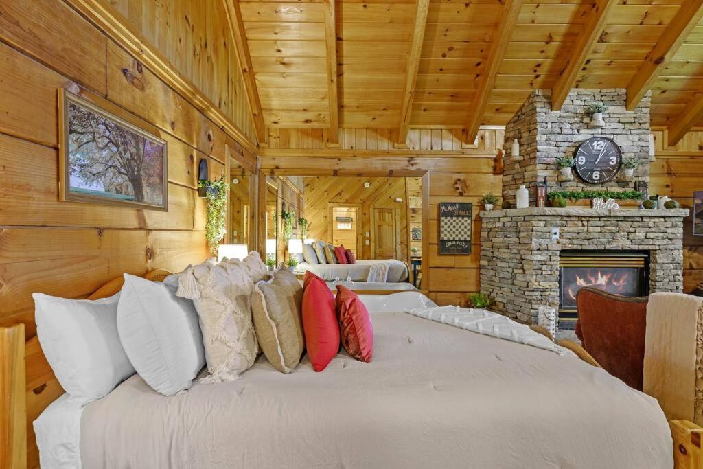Holiday home Do Not Disturb - Smoky Mountain Cabin, Hot Tub, Fireplace Pigeon Forge